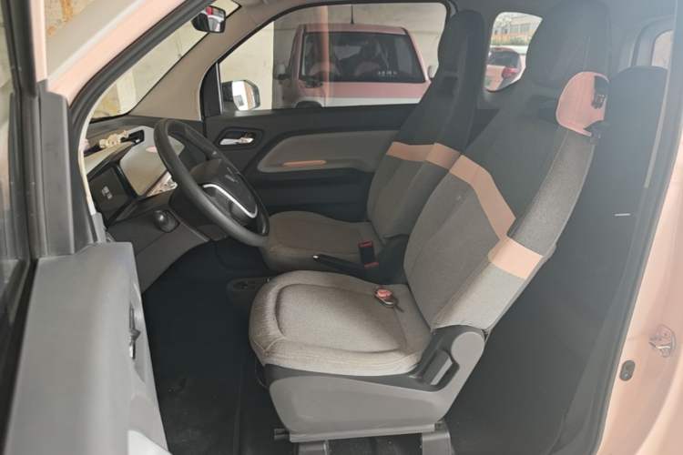 Used Wuling Hongguang MINIEV 2022 Macaron Premium Model – Lithium Ternary Battery Left Front Seat