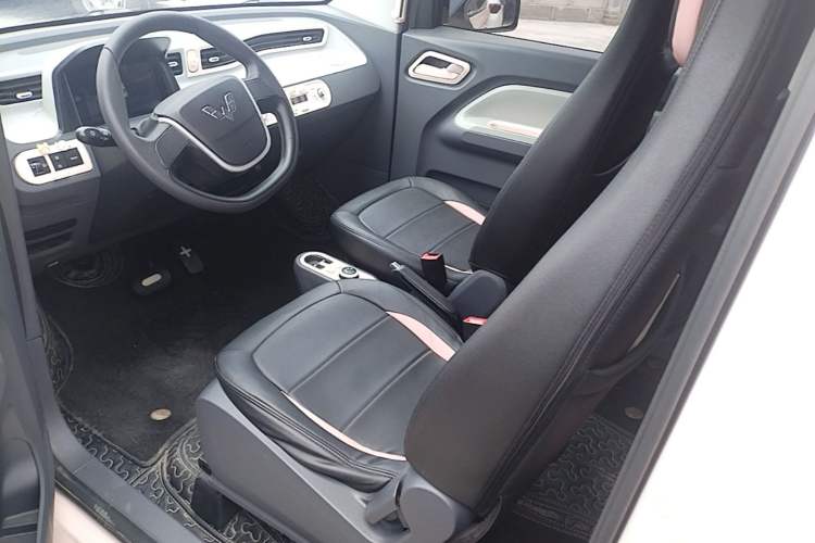 Used Wuling Hongguang MINIEV 2022 Macaron Premium Model – Lithium Iron Phosphate Left Front Seat