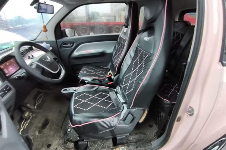 Used Wuling Hongguang MINIEV 2022 Macaron Premium Model – Lithium Ternary Battery Left Front Seat