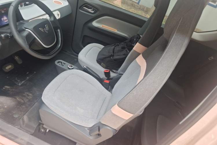 Used Wuling Hongguang MINIEV 2022 Macaron Premium Model – Lithium Iron Phosphate Left Front Seat