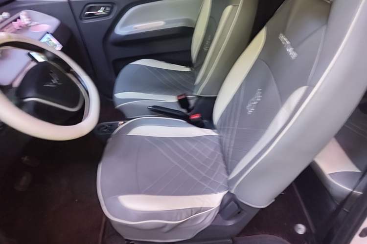 Used Wuling Hongguang MINIEV 2022 Macaron Premium Model – Lithium Iron Phosphate Left Front Seat