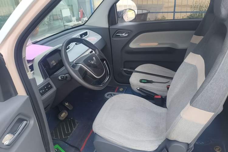 Used Wuling Hongguang MINIEV 2022 Macaron Premium Model – Lithium Iron Phosphate Left Front Seat