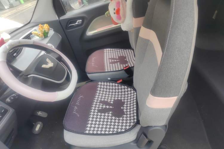 Used Wuling Hongguang MINIEV 2022 Macaron Premium Model – Lithium Iron Phosphate Left Front Seat