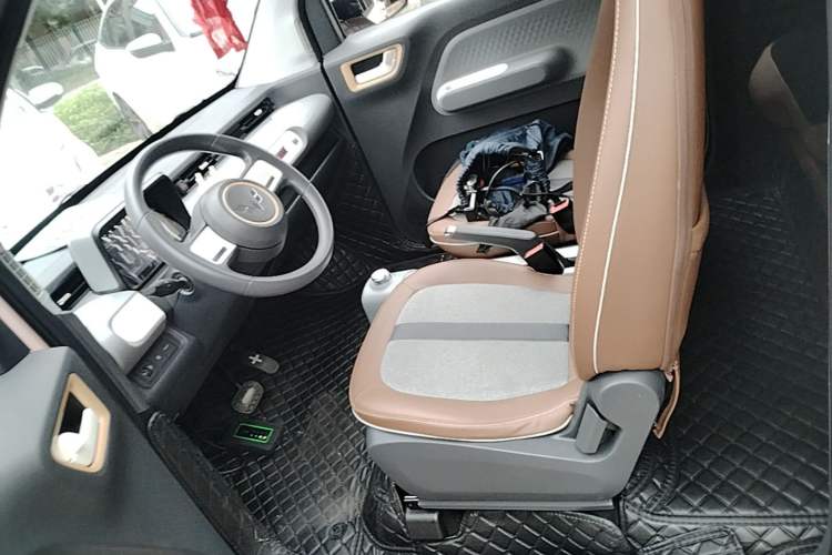 Used Wuling Hongguang MINIEV 2022 GAMEBOY 200km Gaming Edition with Lithium Iron Phosphate Left Front Seat