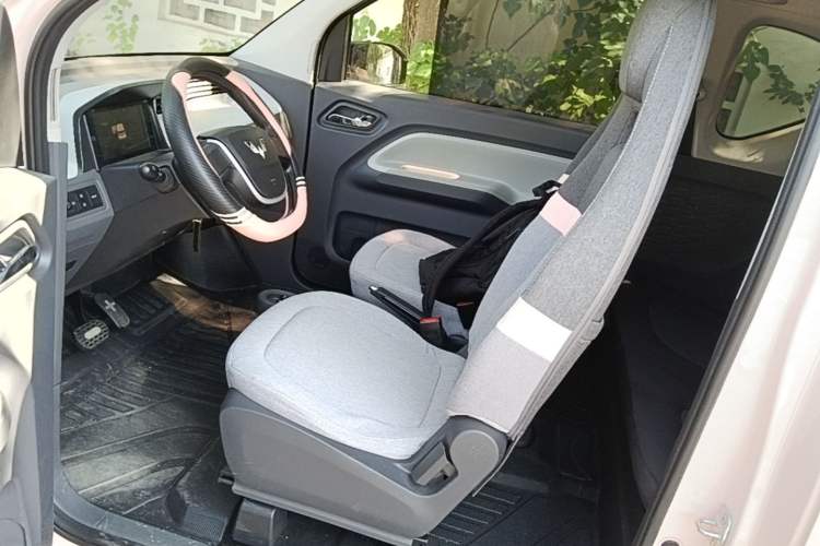 Used Wuling Hongguang MINIEV 2022 Macaron Premium Model – Lithium Iron Phosphate Left Front Seat