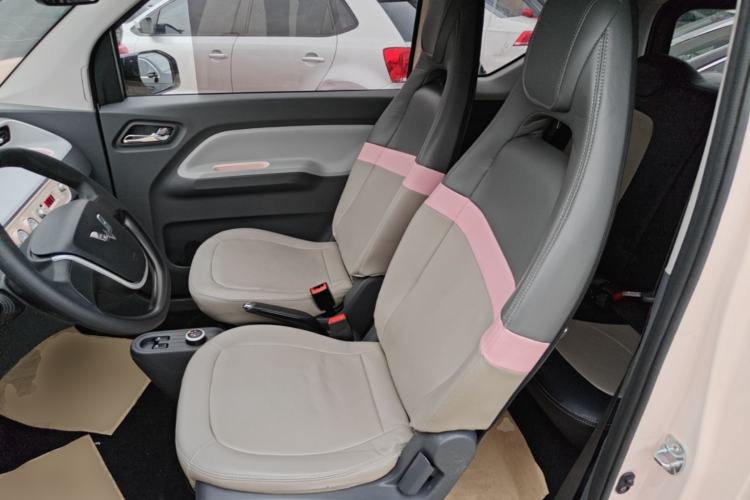 Used Wuling Hongguang MINIEV 2022 Macaron Premium Model – Lithium Ternary Battery Left Front Seat