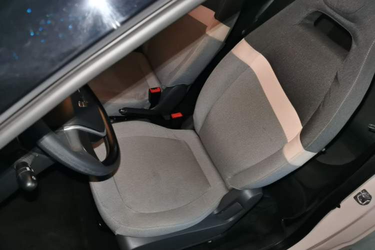 Used Wuling Hongguang MINIEV 2022 Macaron Premium Model – Lithium Iron Phosphate Left Front Seat