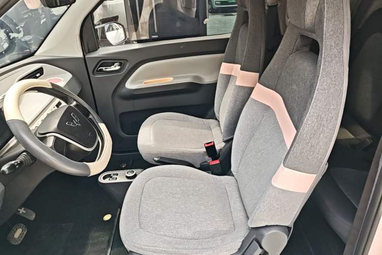 Used Wuling Hongguang MINIEV 2022 Macaron Premium Model – Lithium Iron Phosphate Left Front Seat