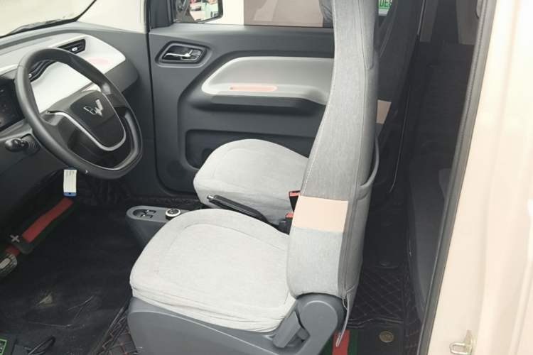 Used Wuling Hongguang MINIEV 2022 Macaron Fashion Model Lithium Iron Phosphate Left Front Seat