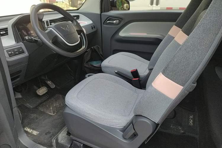 Used Wuling Hongguang MINIEV 2022 Macaron Premium Model – Lithium Iron Phosphate Left Front Seat