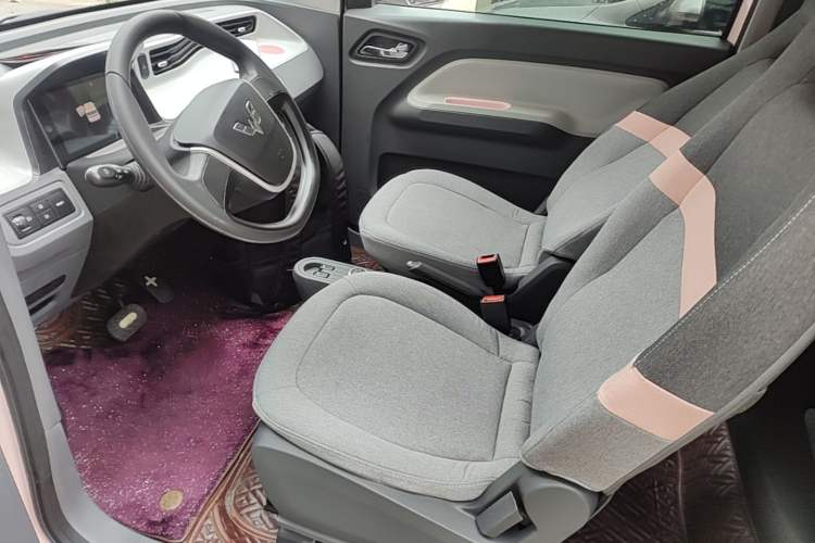 Used Wuling Hongguang MINIEV 2022 Macaron Premium Model – Lithium Ternary Battery Left Front Seat