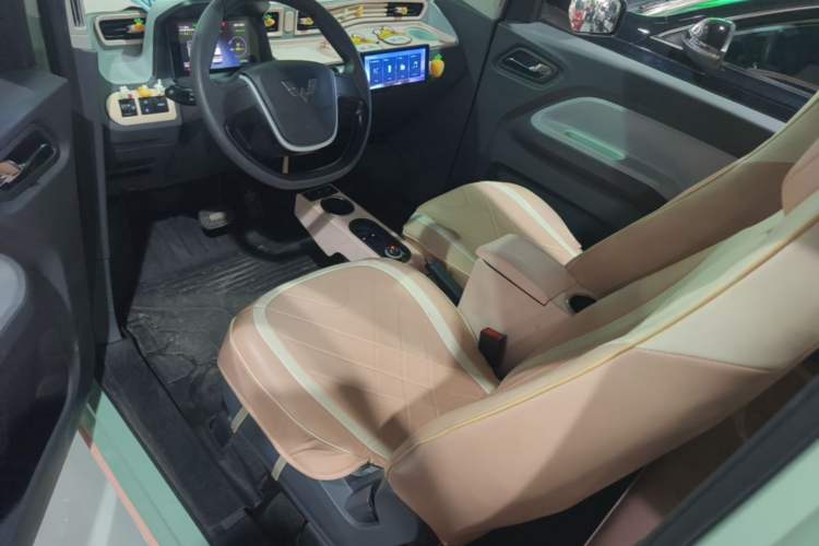 Used Wuling Hongguang MINIEV 2022 Macaron Premium Model – Lithium Iron Phosphate Left Front Seat