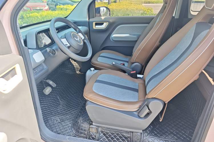 Used Wuling Hongguang MINIEV 2022 GAMEBOY 200km Play Edition with Lithium Iron Phosphate Left Front Seat