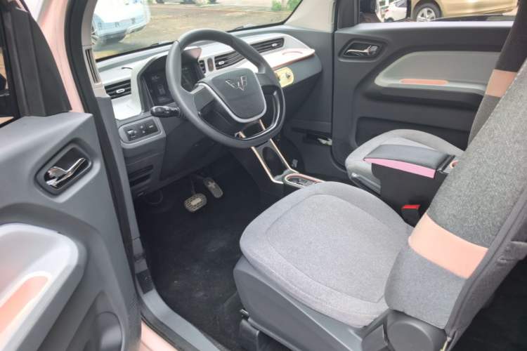 Used Wuling Hongguang MINIEV 2022 Macaron Premium Model – Lithium Iron Phosphate Left Front Seat