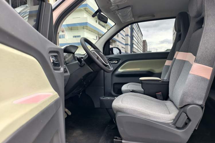 Used Wuling Hongguang MINIEV 2022 Macaron Fashion Model Lithium Iron Phosphate Left Front Seat