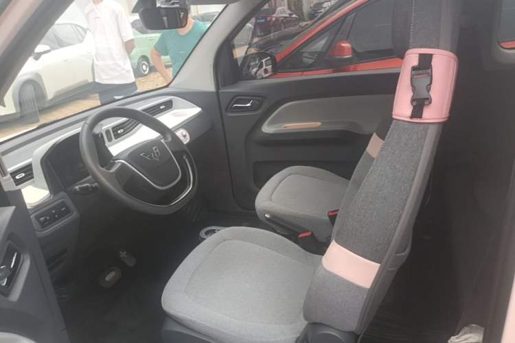 Used Wuling Hongguang MINIEV 2022 Macaron Premium Model – Lithium Iron Phosphate Left Front Seat