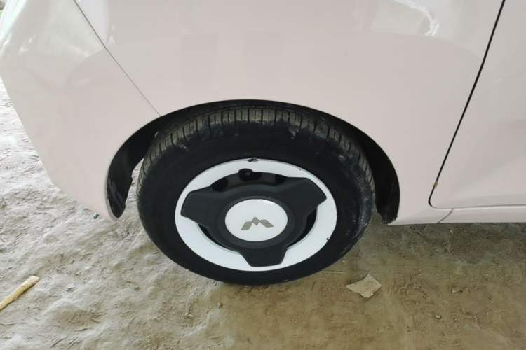Used Wuling Hongguang MINIEV 2022 Macaron Premium Model – Lithium Ternary Battery Left Front Wheel Hub