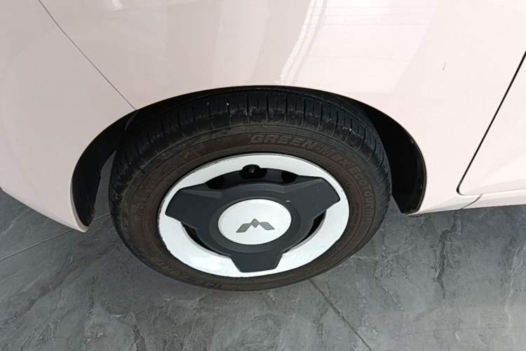 Used Wuling Hongguang MINIEV 2022 Macaron Premium Model – Lithium Iron Phosphate Left Front Wheel Hub