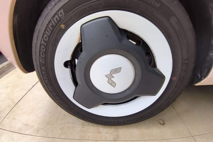 Used Wuling Hongguang MINIEV 2022 Macaron Premium Model – Lithium Ternary Battery Left Front Wheel Hub