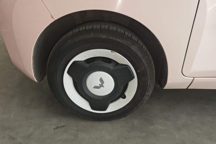Used Wuling Hongguang MINIEV 2022 Macaron Premium Model – Lithium Iron Phosphate Left Front Wheel Hub