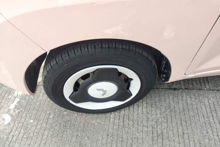 Used Wuling Hongguang MINIEV 2022 Macaron Premium Model – Lithium Iron Phosphate Left Front Wheel Hub