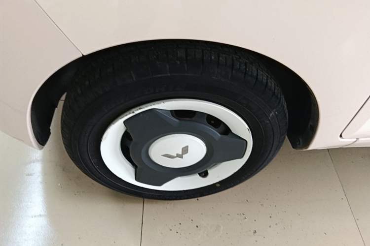 Used Wuling Hongguang MINIEV 2022 Macaron Premium Model – Lithium Iron Phosphate Left Front Wheel Hub
