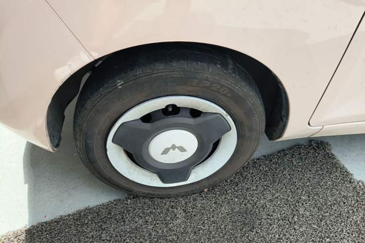 Used Wuling Hongguang MINIEV 2022 Macaron Premium Model – Lithium Ternary Battery Left Front Wheel Hub