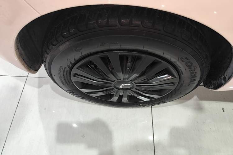 Used Wuling Hongguang MINIEV 2022 Macaron Premium Model – Lithium Iron Phosphate Left Front Wheel Hub