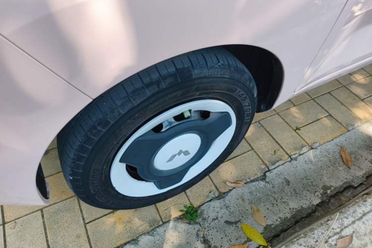 Used Wuling Hongguang MINIEV 2022 Macaron Premium Model – Lithium Iron Phosphate Left Front Wheel Hub