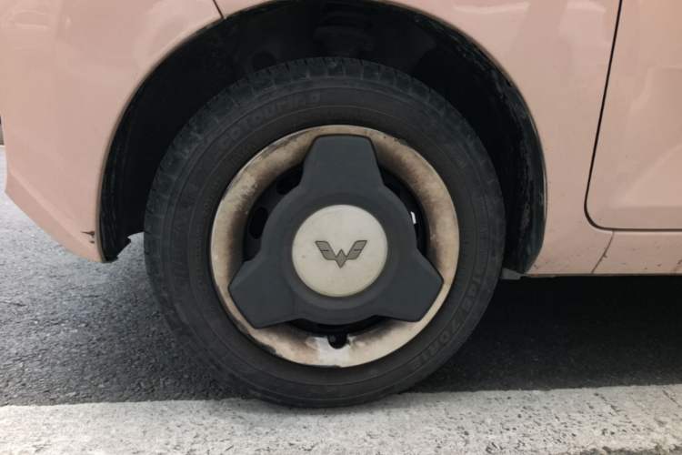 Used Wuling Hongguang MINIEV 2022 Macaron Premium Model – Lithium Iron Phosphate Left Front Wheel Hub