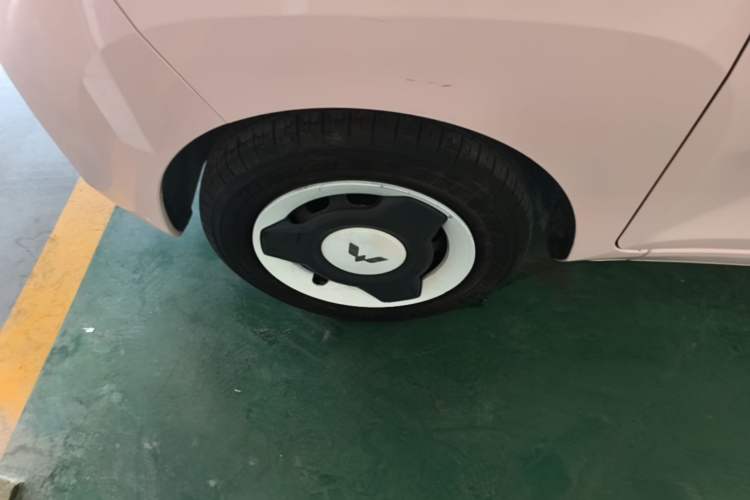 Used Wuling Hongguang MINIEV 2022 Macaron Premium Model – Lithium Iron Phosphate Left Front Wheel Hub