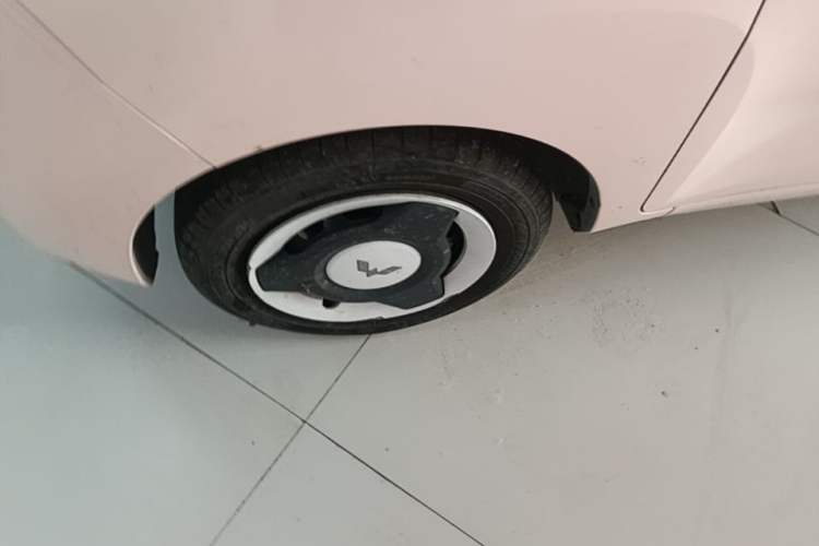 Used Wuling Hongguang MINIEV 2022 Macaron Premium Model – Lithium Iron Phosphate Left Front Wheel Hub