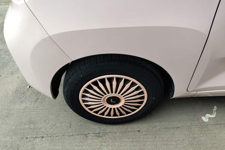Used Wuling Hongguang MINIEV 2022 Macaron Premium Model – Lithium Iron Phosphate Left Front Wheel Hub