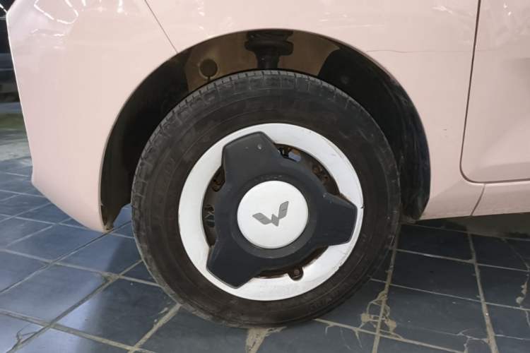 Used Wuling Hongguang MINIEV 2022 Macaron Premium Model – Lithium Ternary Battery Left Front Wheel Hub