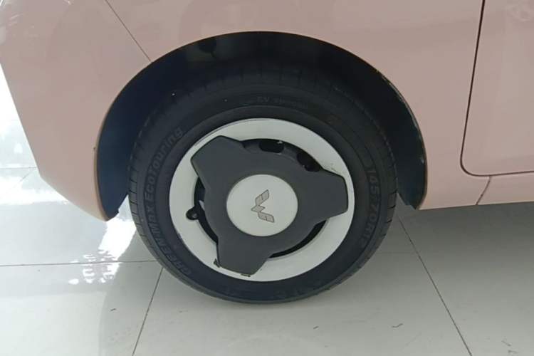 Used Wuling Hongguang MINIEV 2022 Macaron Premium Model – Lithium Ternary Battery Left Front Wheel Hub