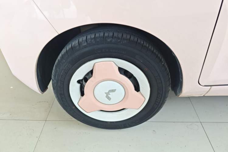 Used Wuling Hongguang MINIEV 2022 Macaron Premium Model – Lithium Iron Phosphate Left Front Wheel Hub