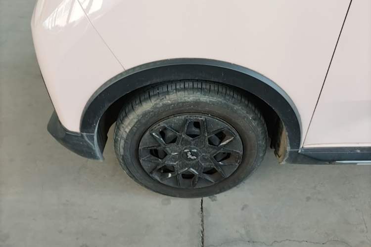 Used Wuling Hongguang MINIEV 2022 GAMEBOY 200km Gaming Edition with Lithium Iron Phosphate Left Front Wheel Hub