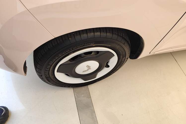 Used Wuling Hongguang MINIEV 2022 Macaron Premium Model – Lithium Ternary Battery Left Front Wheel Hub