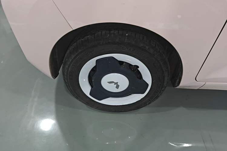Used Wuling Hongguang MINIEV 2022 Macaron Premium Model – Lithium Iron Phosphate Left Front Wheel Hub