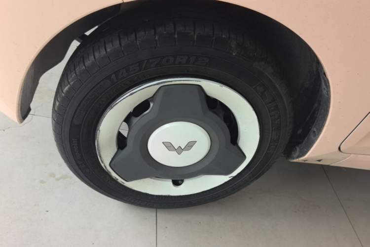 Used Wuling Hongguang MINIEV 2022 Macaron Premium Model – Lithium Iron Phosphate Left Front Wheel Hub