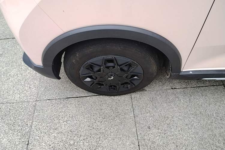 Used Wuling Hongguang MINIEV 2022 GAMEBOY 200km Gaming Edition with Lithium Iron Phosphate Left Front Wheel Hub