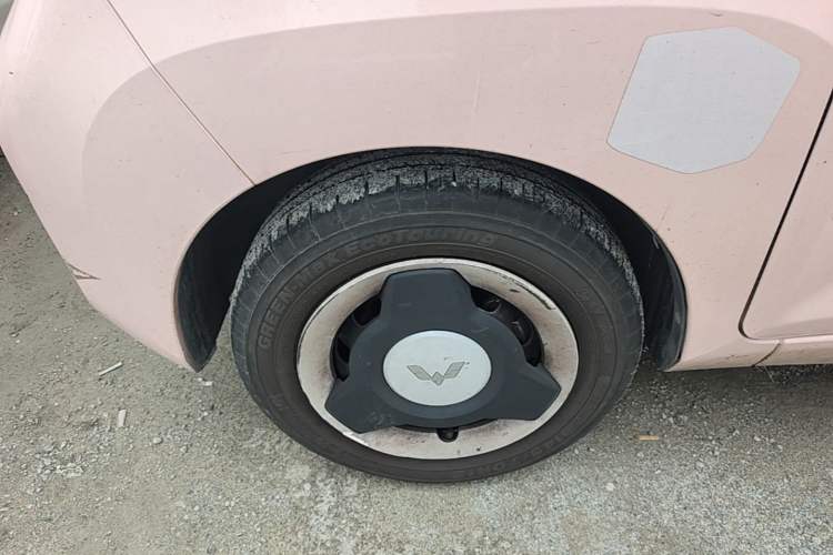 Used Wuling Hongguang MINIEV 2022 Macaron Premium Model – Lithium Iron Phosphate Left Front Wheel Hub