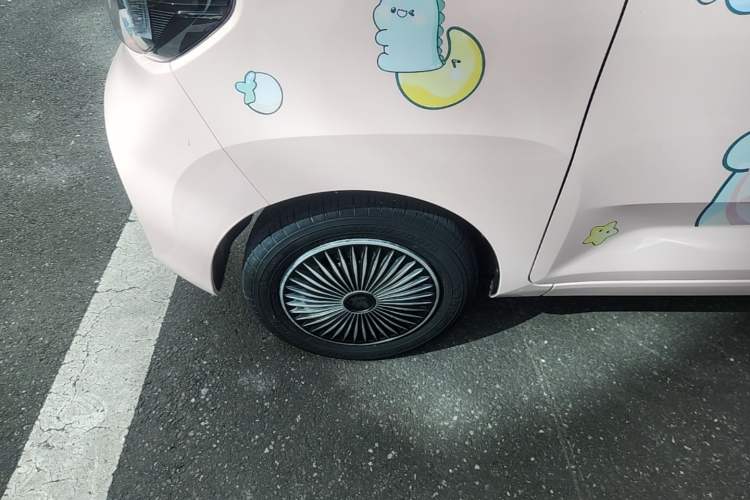 Used Wuling Hongguang MINIEV 2022 Macaron Premium Model – Lithium Iron Phosphate Left Front Wheel Hub