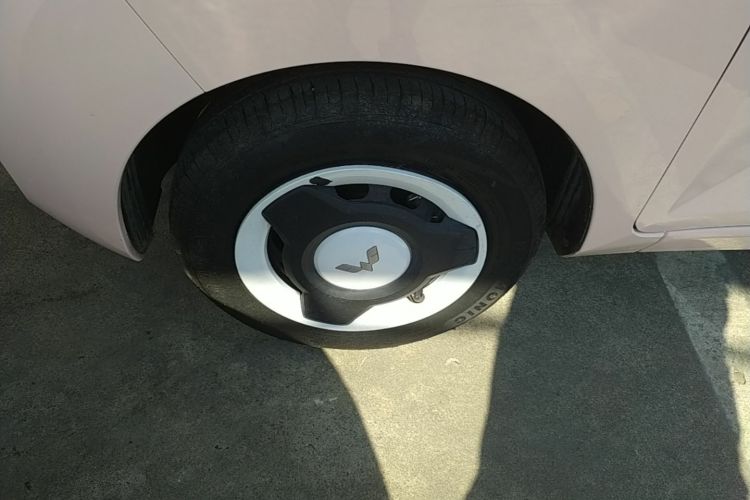 Used Wuling Hongguang MINIEV 2022 Macaron Premium Model – Lithium Iron Phosphate Left Front Wheel Hub