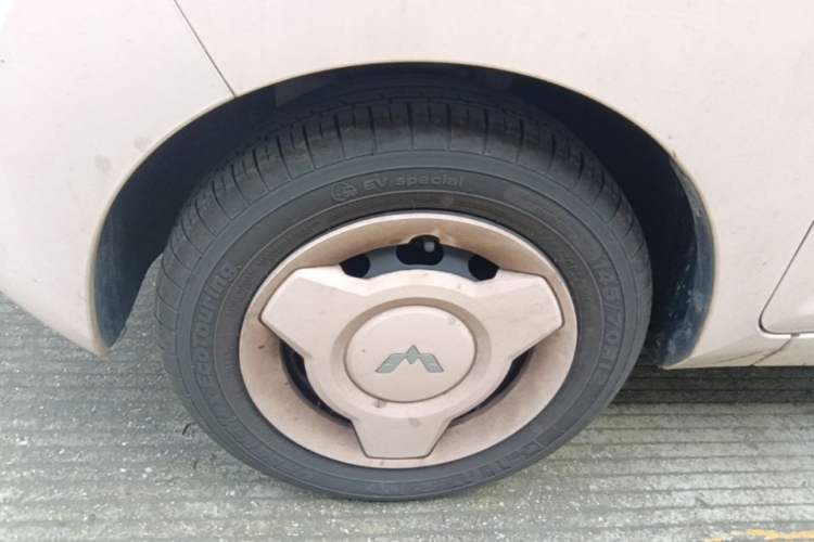 Used Wuling Hongguang MINIEV 2022 Macaron Premium Model – Lithium Iron Phosphate Left Front Wheel Hub