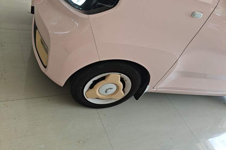 Used Wuling Hongguang MINIEV 2022 Enjoy Edition Lithium Iron Phosphate Left Front Wheel Hub