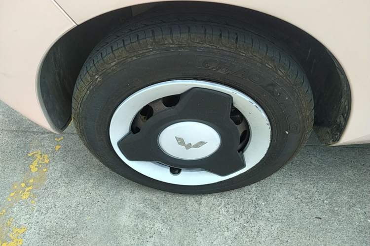 Used Wuling Hongguang MINIEV 2022 Macaron Premium Model – Lithium Iron Phosphate Left Front Wheel Hub