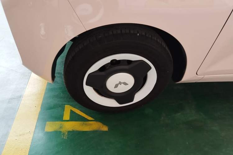 Used Wuling Hongguang MINIEV 2022 Macaron Premium Model – Lithium Ternary Battery Left Front Wheel Hub