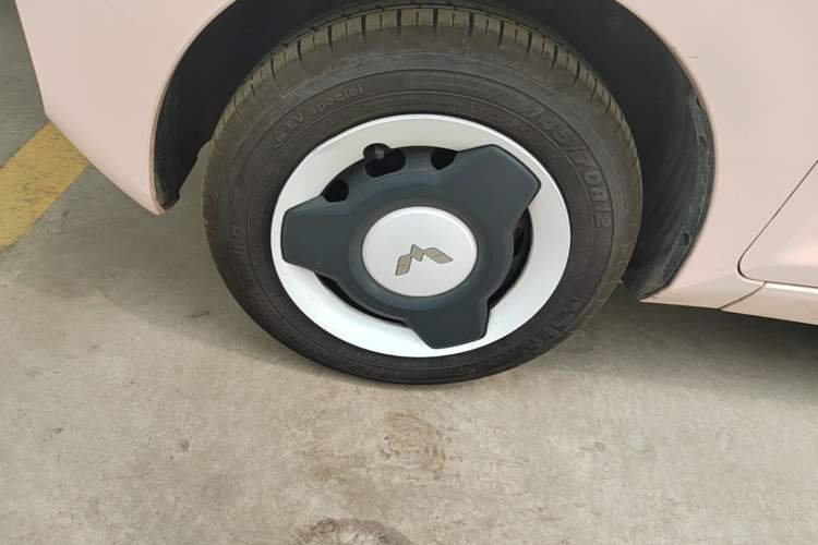 Used Wuling Hongguang MINIEV 2022 Macaron Premium Model – Lithium Iron Phosphate Left Front Wheel Hub
