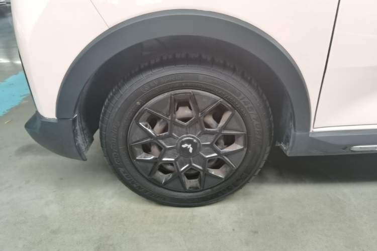 Used Wuling Hongguang MINIEV 2022 GAMEBOY 200km Play Edition with Lithium Iron Phosphate Left Front Wheel Hub